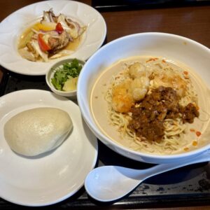 【濃厚なのにサッパリ】デニーズの飯田商店監修のオリエンタル冷やし豆乳担々麺の味が尖ってて最高だった【ラーメンレビュー】